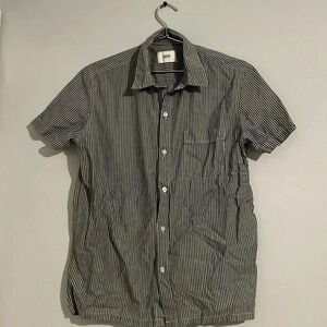 Union Brooklyn cotton gray & white striped short sleeve button down. Men’s M.